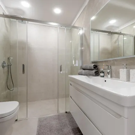 Luxury Marie With Garage Included Makarska